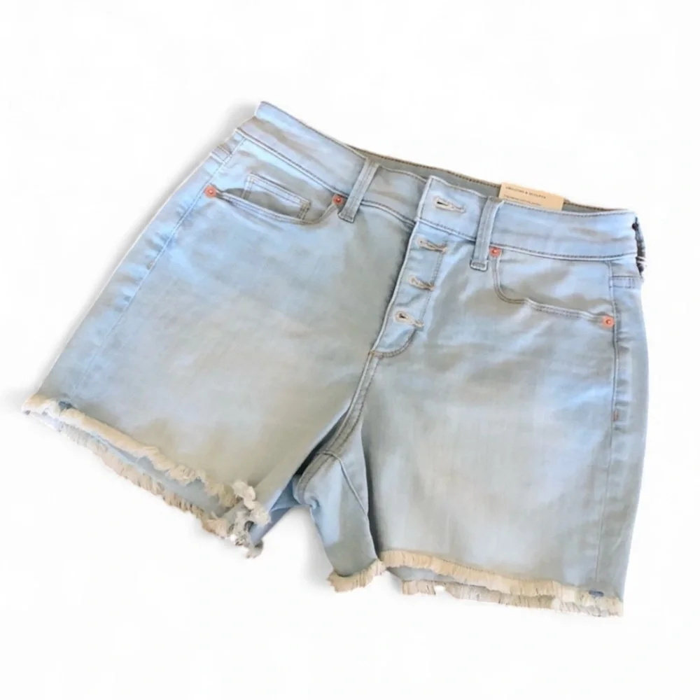 Light Wash High-Rise MIDI Jean Shorts 6/28 Button Fly by Universal Thread NEW